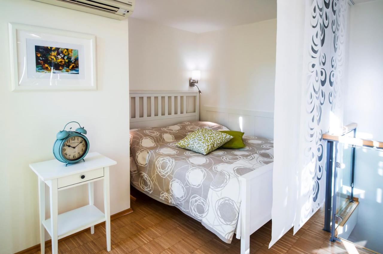 Modern Apartment Charvatova 프라하 외부 사진